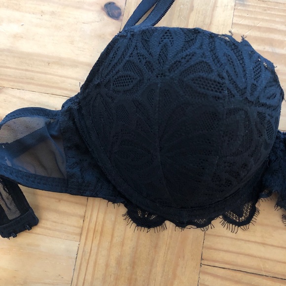 Victoria’s Secret Bra - Picture 3 of 4